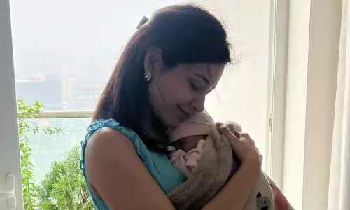 Rashi Khanna with baby in hand.. viral photo