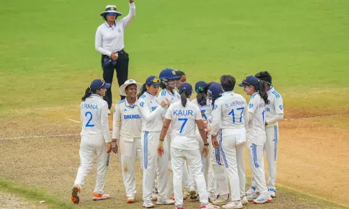 மகளிர் டெஸ்ட்: தென் ஆப்பிரிக்காவை வீழ்த்தி தொடரை வென்ற இந்தியா