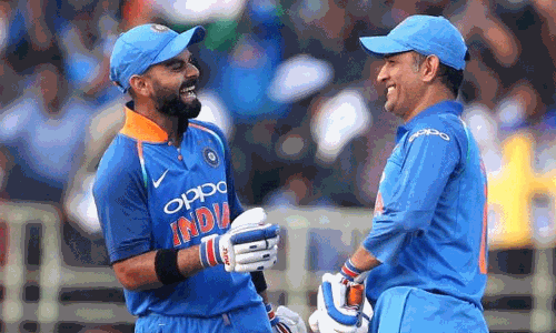 எம்.எஸ்.தோனி இல்லையென்றால் கோலியின் கதை எப்போதோ முடிந்திருக்கும் - பாக். முன்னாள் வீரர் பகிர்ந்த தகவல் எம்.எஸ்.தோனி இல்லையென்றால் கோலியின் கதை எப்போதோ முடிந்திருக்கும் - பாக். முன்னாள் வீரர் பகிர்ந்த தகவல்