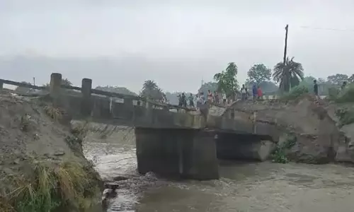 bridge collapses in Siwan
