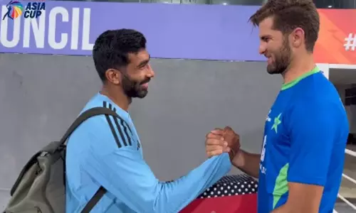 அனைத்து வித கிரிக்கெட்டிலும் தற்போது மிகச்சிறந்த பவுலர் இவர்தான் -  பிரட் லீ