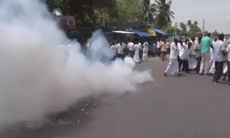 விக்கிரவாண்டியில் திமுகவினர் கொண்டாட்டம் விக்கிரவாண்டியில் திமுகவினர் கொண்டாட்டம்