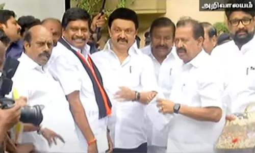 இடைத்தேர்தலில் வெற்றி: முதல்-அமைச்சரை சந்தித்து வாழ்த்து பெற்ற அன்னியூர் சிவா