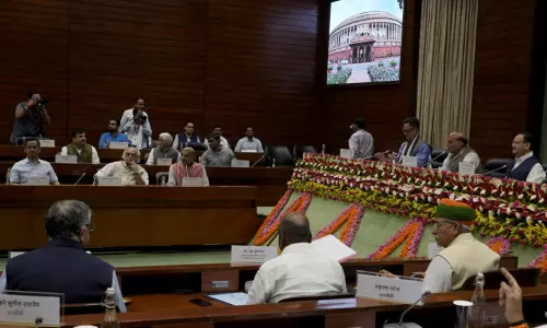 அனைத்துக் கட்சி கூட்டம்