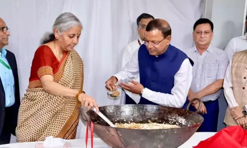 மத்திய பட்ஜெட்டில் முற்றிலும் புறக்கணிக்கப்பட்ட தமிழ்நாடு மத்திய பட்ஜெட்டில் முற்றிலும் புறக்கணிக்கப்பட்ட தமிழ்நாடு