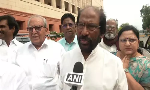 மத்திய பட்ஜெட்டில் தமிழ்நாடு முற்றிலும் புறக்கணிக்கப்பட்டுள்ளது - திருச்சி சிவா எம்.பி. மத்திய பட்ஜெட்டில் தமிழ்நாடு முற்றிலும் புறக்கணிக்கப்பட்டுள்ளது - திருச்சி சிவா எம்.பி.