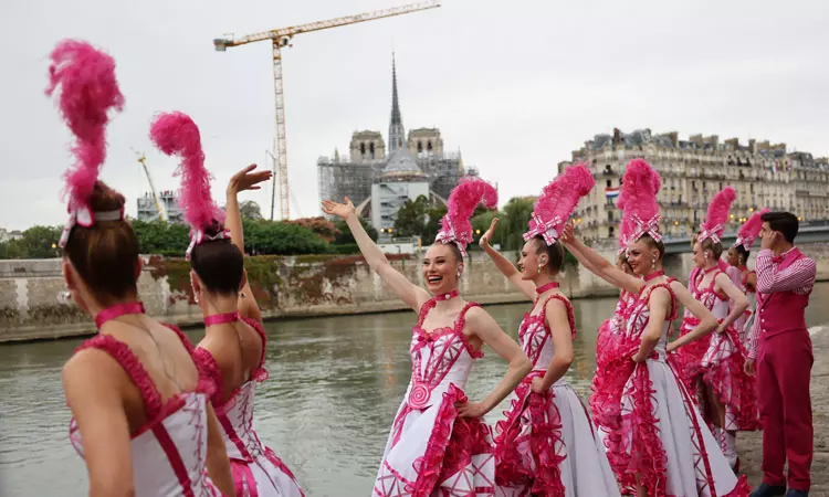 நடன நிகழ்ச்சி நடன நிகழ்ச்சி