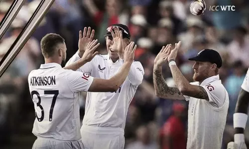 வெஸ்ட் இண்டீசுக்கு எதிரான 3-வது டெஸ்ட்: சரிவில் இருந்து மீண்டது இங்கிலாந்து