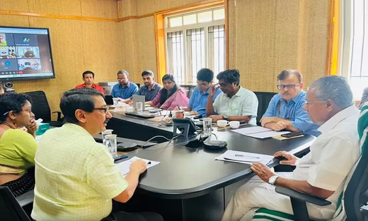 கேரள முதல்-மந்திரி அவசர ஆலோசனை நிலச்சரிவால்... ... வயநாடு நிலச்சரிவு: பலி எண்ணிக்கை 270 ஆக உயர்வு - 2வது நாளாக தொடரும் மீட்புப்பணி கேரள முதல்-மந்திரி அவசர ஆலோசனை நிலச்சரிவால்... ... வயநாடு நிலச்சரிவு: பலி எண்ணிக்கை 270 ஆக உயர்வு - 2வது நாளாக தொடரும் மீட்புப்பணி