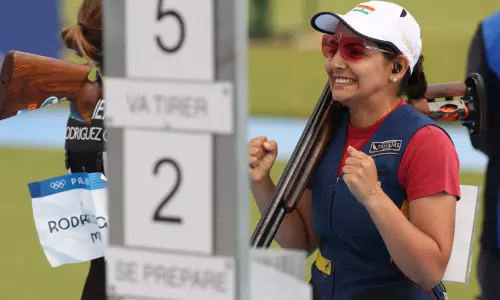 பாரீஸ் ஒலிம்பிக்; துப்பாக்கி சுடுதலில் வெண்கல பதக்கத்துக்கான போட்டிக்கு முன்னேறிய இந்தியா