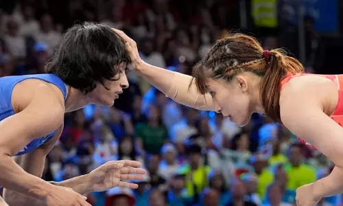 பாரீஸ் ஒலிம்பிக் மல்யுத்தம்; காலிறுதிக்கு முன்னேறினார் வினேஷ் போகத்