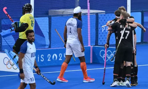 பாரீஸ் ஒலிம்பிக்: ஹாக்கி அரையிறுதியில் இந்தியா தோல்வி பாரீஸ் ஒலிம்பிக்: ஹாக்கி அரையிறுதியில் இந்தியா தோல்வி