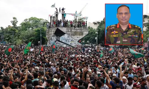 வங்காளதேசத்தில் அதிரடி; ராணுவ ஜெனரல் பதவி நீக்கம், கைது, நாட்டை விட்டு வெளியேற தடை