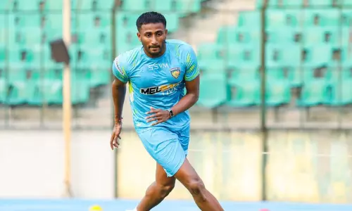 ஐ.எஸ்.எல். கால்பந்து; சென்னையின் எப்.சி அணியில் இணையும் விக்னேஷ்