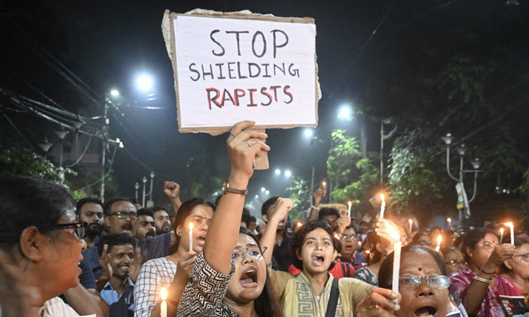 மருத்துவர்கள், மருத்துவ பணியாளர்கள் தாக்கப்பட்டால்... ... மேற்கு வங்காளத்தில் பயிற்சி பெண் டாக்டர் கொலை.. நாடு முழுவதும் போராட்டம் மருத்துவர்கள், மருத்துவ பணியாளர்கள் தாக்கப்பட்டால்... ... மேற்கு வங்காளத்தில் பயிற்சி பெண் டாக்டர் கொலை.. நாடு முழுவதும் போராட்டம்