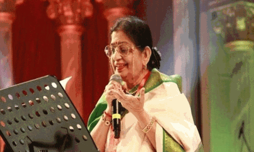 பின்னணி பாடகி பி.சுசீலா மருத்துவமனையில் அனுமதி