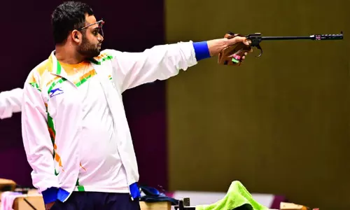 பாரா ஒலிம்பிக் : இந்திய வீரர் மணீஷ் நர்வால் வெள்ளிப் பதக்கம் வென்றார்