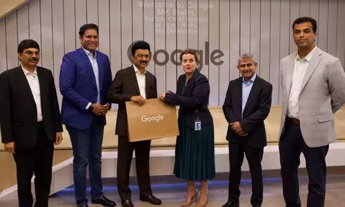 அமெரிக்காவில் ஆப்பிள், கூகுள், மைக்ரோசாப்ட் நிறுவனங்களுக்கு நேரில் சென்று பார்வையிட்ட முதல்-அமைச்சர் மு.க. ஸ்டாலின் அமெரிக்காவில் ஆப்பிள், கூகுள், மைக்ரோசாப்ட் நிறுவனங்களுக்கு நேரில் சென்று பார்வையிட்ட முதல்-அமைச்சர் மு.க. ஸ்டாலின்