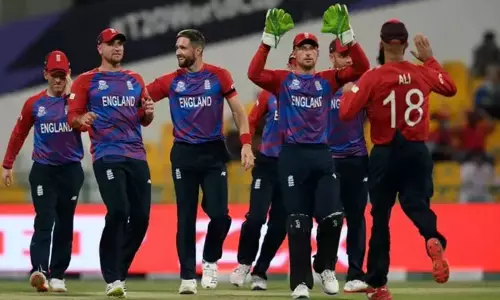 சர்வதேச கிரிக்கெட்டில் இருந்து ஓய்வை அறிவித்த இங்கிலாந்து வீரர் சர்வதேச கிரிக்கெட்டில் இருந்து ஓய்வை அறிவித்த இங்கிலாந்து வீரர்