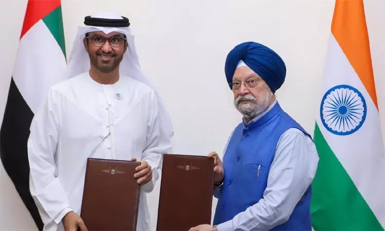 எரிசக்தி துறையில் இந்தியா-அமீரகம் இடையே 4 முக்கிய ஒப்பந்தம் கையெழுத்து எரிசக்தி துறையில் இந்தியா-அமீரகம் இடையே 4 முக்கிய ஒப்பந்தம் கையெழுத்து