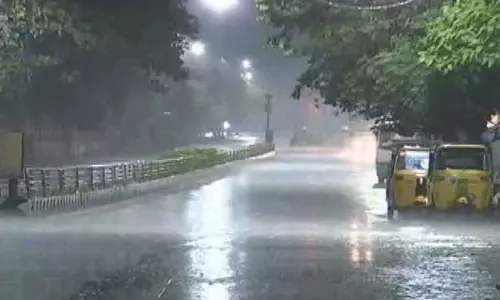 8 மாவட்டங்களில் அடுத்த 3 மணி நேரத்திற்கு மழைக்கு வாய்ப்பு 8 மாவட்டங்களில் அடுத்த 3 மணி நேரத்திற்கு மழைக்கு வாய்ப்பு