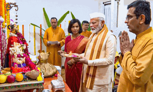 தலைமை நீதிபதி வீட்டு நிகழ்ச்சியில் மோடி பங்கேற்றதற்கு எதிர்க்கட்சிகள் கண்டனம்