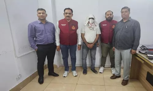 டெல்லி:  100-க்கும் மேற்பட்ட தொலைபேசி அழைப்பு பதிவுகளை விற்ற கும்பல்; 2 பேர் கைது