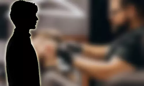 ஒழுங்காக முடி திருத்தம் செய்யும்படி திட்டிய பாட்டி... பிளஸ்-2 மாணவர் எடுத்த விபரீத முடிவு