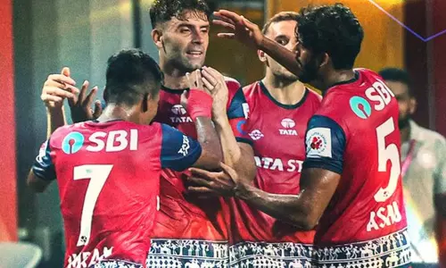 ஐ.எஸ்.எல். கால்பந்து: மும்பை அணியை வீழ்த்தி ஜாம்ஷெட்பூர் வெற்றி ஐ.எஸ்.எல். கால்பந்து: மும்பை அணியை வீழ்த்தி ஜாம்ஷெட்பூர் வெற்றி