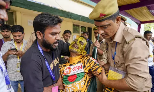 கான்பூர் டெஸ்ட்: இந்தியர்களால் தாக்கப்பட்டாரா வங்காளதேச ரசிகர் டைகர் ராபி..? உண்மை நிலவரம் என்ன..?