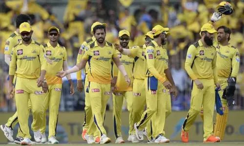 ஐ.பி.எல்.: சென்னை அணி தக்க வைக்க போகும் 4 வீரர்கள் இவர்கள்தான் - இந்திய முன்னாள் வீரர்