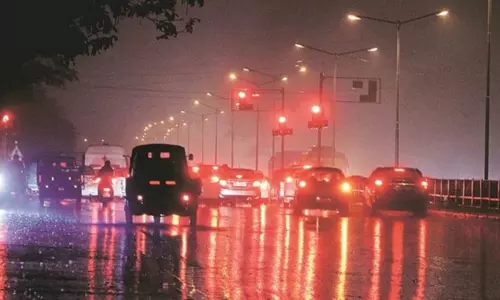 9 மாவட்டங்களில் இரவு 10 மணி வரை மழைக்கு வாய்ப்பு 9 மாவட்டங்களில் இரவு 10 மணி வரை மழைக்கு வாய்ப்பு