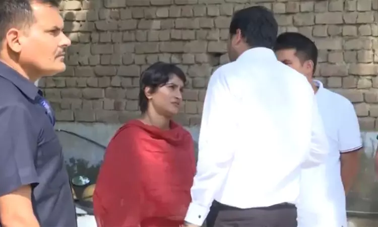 அரியானா சட்டப்பேரவை தேர்தலில் ஜுலானா தொகுதியில்... ... தேர்தல் முடிவுகள்.. அரியானாவில் மீண்டும் பா.ஜ.க. ஆட்சி, ஜம்மு காஷ்மீரை காங். கூட்டணி கைப்பற்றியது அரியானா சட்டப்பேரவை தேர்தலில் ஜுலானா தொகுதியில்... ... தேர்தல் முடிவுகள்.. அரியானாவில் மீண்டும் பா.ஜ.க. ஆட்சி, ஜம்மு காஷ்மீரை காங். கூட்டணி கைப்பற்றியது