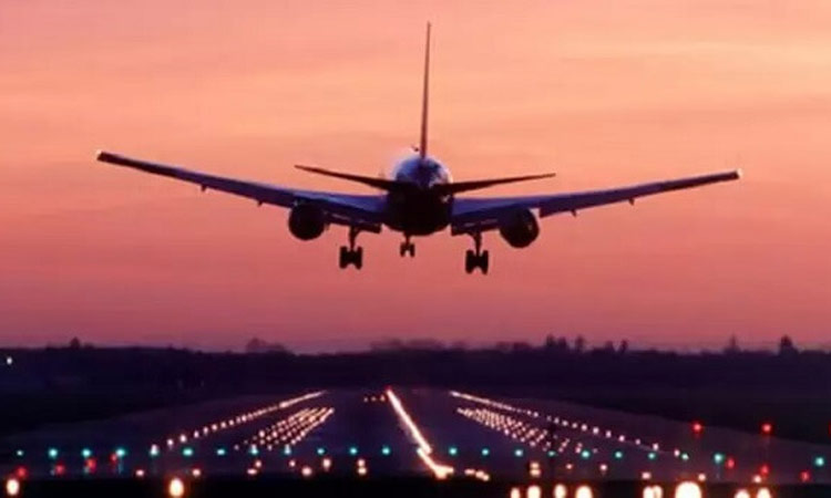 சென்னையில் 13 விமானங்கள் ரத்து சென்னையில் 13 விமானங்கள் ரத்து