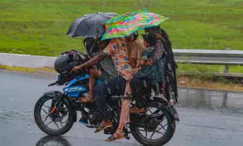 எந்தெந்த மாவட்டங்களில் பள்ளி, கல்லூரிகளுக்கு இன்று விடுமுறை?