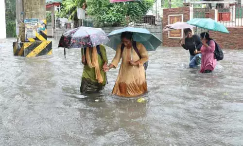 லைவ் அப்டேட்ஸ்: தமிழகத்தில் 4 மாவட்டங்களுக்கு இன்று ரெட் அலர்ட்: கனமழை நீடிப்பு