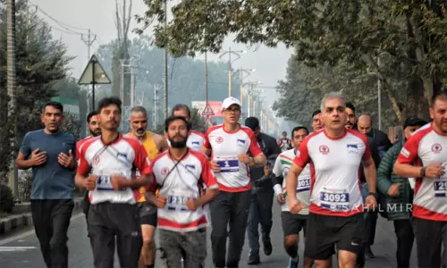 காஷ்மீரில் முதல்முறையாக சர்வதேச மாரத்தான் போட்டி; 2 ஆயிரம் பேர் பங்கேற்பு