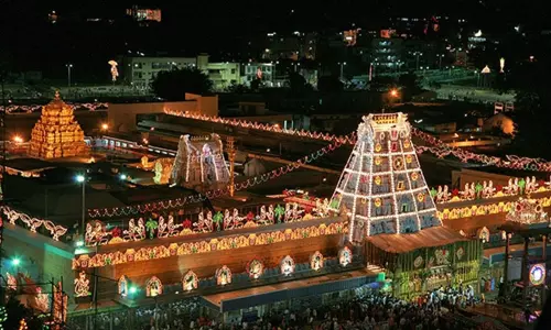 திருப்பதி ஏழுமலையான் கோவிலில் தீபாவளி ஆஸ்தானம்: கட்டண சேவைகள் ரத்து திருப்பதி ஏழுமலையான் கோவிலில் தீபாவளி ஆஸ்தானம்: கட்டண சேவைகள் ரத்து