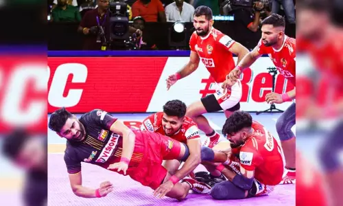 புரோ கபடி லீக்: பெங்களூரு அணியை வீழ்த்தி குஜராத் ஜெயன்ட்ஸ் வெற்றி