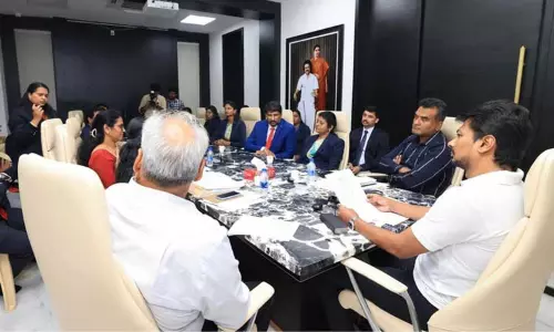 ஆஸ்திரேலியாவில் தொழிற்சார் பயிற்சி பெற்று திரும்பிய பேராசிரியர்களுடன் கலந்துரையாடிய துணை முதல்-அமைச்சர் உதயநிதி ஆஸ்திரேலியாவில் தொழிற்சார் பயிற்சி பெற்று திரும்பிய பேராசிரியர்களுடன் கலந்துரையாடிய துணை முதல்-அமைச்சர் உதயநிதி