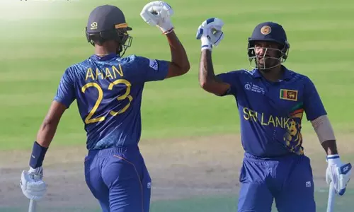 எமர்ஜிங் ஆசிய கோப்பை; பாகிஸ்தானை வீழ்த்தி இறுதிப்போட்டிக்கு முன்னேறிய இலங்கை எமர்ஜிங் ஆசிய கோப்பை; பாகிஸ்தானை வீழ்த்தி இறுதிப்போட்டிக்கு முன்னேறிய இலங்கை