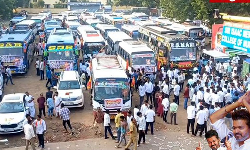 நாகையில் போக்குவரத்து ஸ்தம்பிப்பு: 150 வாகனங்களில் புறப்பட்ட தொண்டர்கள் நாகையில் போக்குவரத்து ஸ்தம்பிப்பு: 150 வாகனங்களில் புறப்பட்ட தொண்டர்கள்