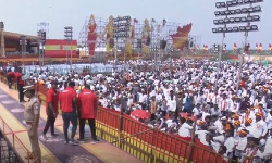 தவெக மாநாட்டு திடலில் 90 சதவீதம் இருக்கைகள் நிரம்பின தவெக மாநாட்டு திடலில் 90 சதவீதம் இருக்கைகள் நிரம்பின