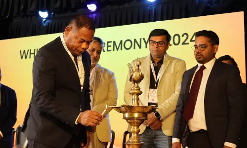 மருத்துவ மாணவர்களுக்கு வெள்ளை அங்கி வழங்கும் விழா