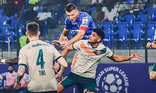 ஐ.எஸ்.எல். கால்பந்து தொடர்; சென்னை - மும்பை ஆட்டம் டிரா ஐ.எஸ்.எல். கால்பந்து தொடர்; சென்னை - மும்பை ஆட்டம் டிரா