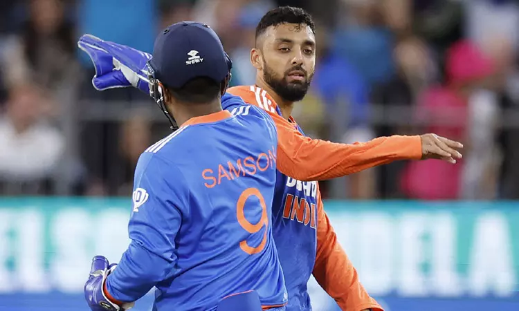 சாம்பியன்ஸ் டிராபி; இந்திய அணியில் வருண் சக்கரவர்த்தி இடம் பெற வேண்டும் - இந்திய முன்னாள் வீரர்