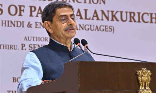 பாடபுத்தகங்களில் ஆங்கிலேய ஆட்சி பற்றி புகழ்ந்து எழுதப்படுவதை ஏற்க முடியாது - கவர்னர் ஆர்.என்.ரவி