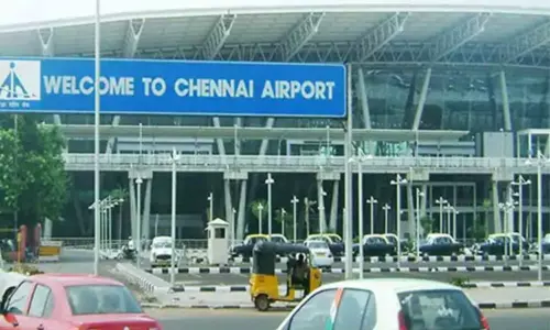 சென்னை விமான நிலையத்தில் ரூ.1.75 கோடி கடத்தல் தங்கம் பறிமுதல் சென்னை விமான நிலையத்தில் ரூ.1.75 கோடி கடத்தல் தங்கம் பறிமுதல்