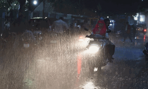 இரவு 10 மணி வரை 13 மாவட்டங்களில் மழைக்கு வாய்ப்பு