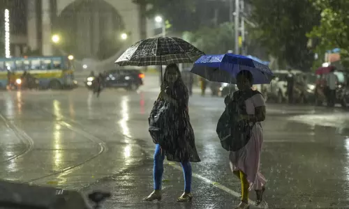 தமிழகத்தின் 10 மாவட்டங்களில் மழைக்கு வாய்ப்பு - வானிலை ஆய்வு மையம்